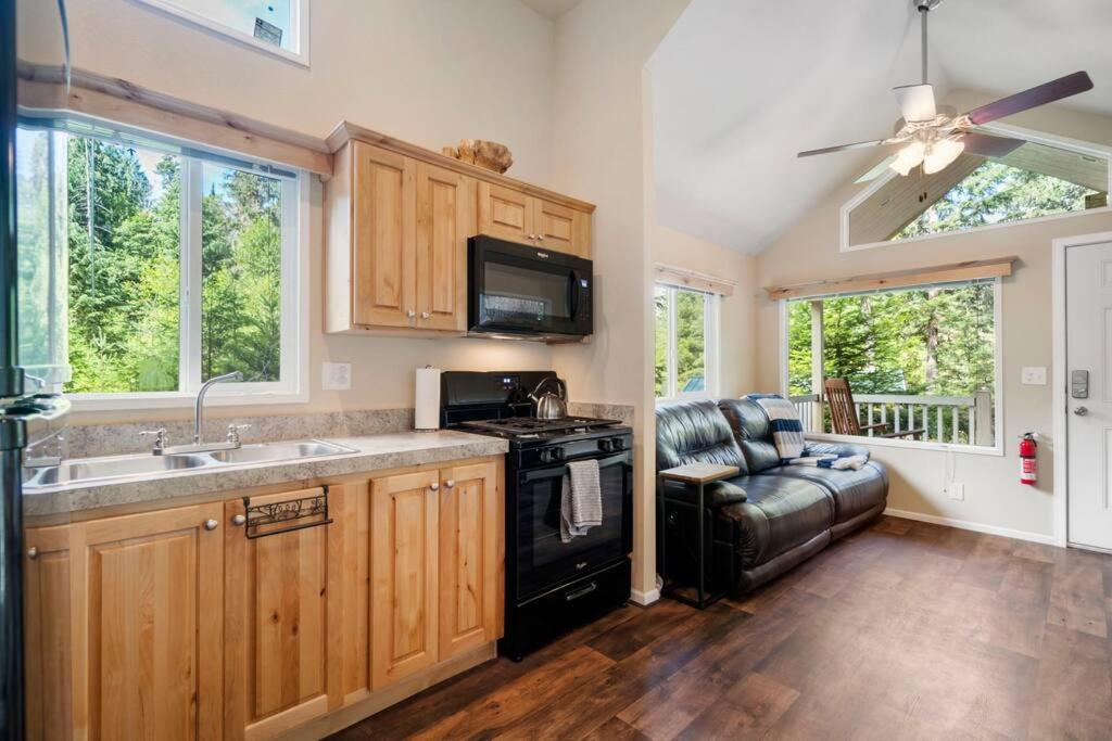 New Tiny Home Steps Away From Mt. Rainier แอชฟอร์ด ภายนอก รูปภาพ
